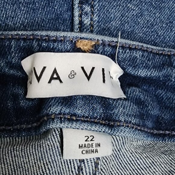 Ava & Viv Jean Shorts Womens Plus Size 22 Blue Denim High Rise Relaxed Bermuda - Picture 3 of 5